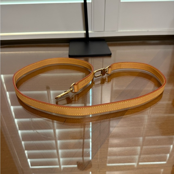 ❤️Black Friday Sale❤️ Louis Vuitton Leather Bag Strap 39.5” - Picture 5 of 11